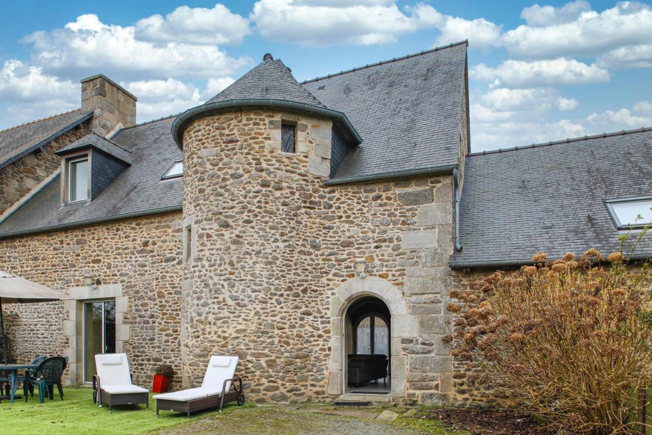 Tour Des Alleux - Maison De Maitre Pour 6 Taden Zewnętrze zdjęcie